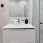 Spacious Escape Near The By Host Wise Apartman Matosinhos