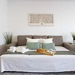 Apartman Spacious Escape Near The By Host Wise