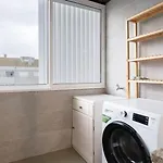 Spacious Escape Near The By Host Wise *