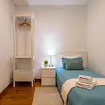 Spacious Escape Near The By Host Wise * Matosinhos
