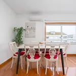 Apartman Spacious Escape Near The By Host Wise