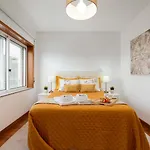 Spacious Escape Near The By Host Wise * Matosinhos