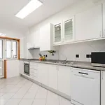 Spacious Escape Near The By Host Wise Apartman