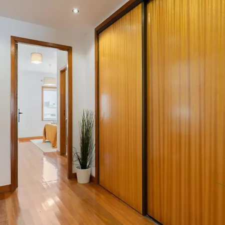 Host Wise - Spacious Escape Near The Apartment