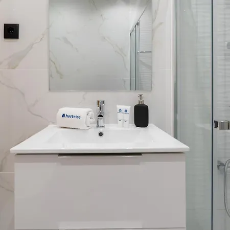 Host Wise - Spacious Escape Near The Apartment Matosinhos (Porto)