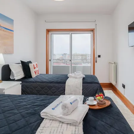 Host Wise - Spacious Escape Near The *