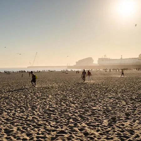 Spacious Escape Near The By Host Wise Matosinhos (Porto)