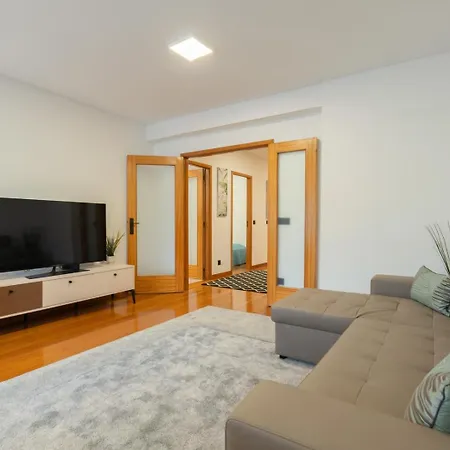 Host Wise - Spacious Escape Near The Apartment Matosinhos (Porto)