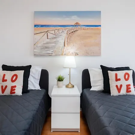 Host Wise - Spacious Escape Near The Apartment *