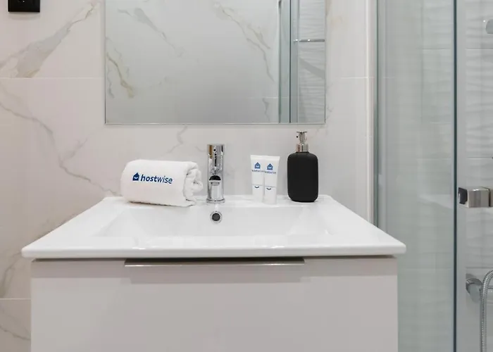 Spacious Escape Near The By Host Wise Apartament Matosinhos (Porto)