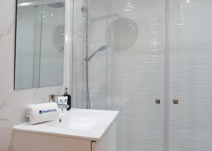 Spacious Escape Near The By Host Wise * Matosinhos (Porto)