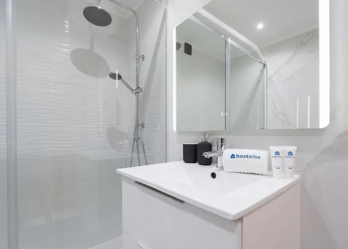 Spacious Escape Near The By Host Wise Apartament Matosinhos (Porto)