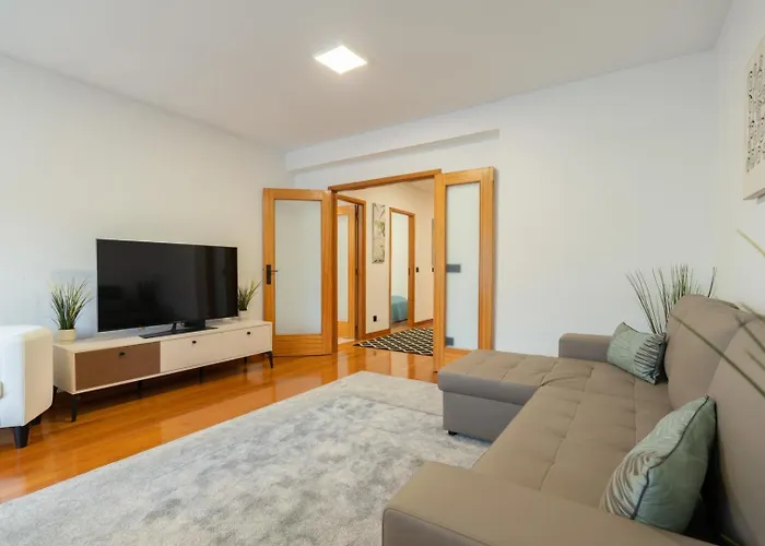 Spacious Escape Near The By Host Wise Apartament Matosinhos (Porto)