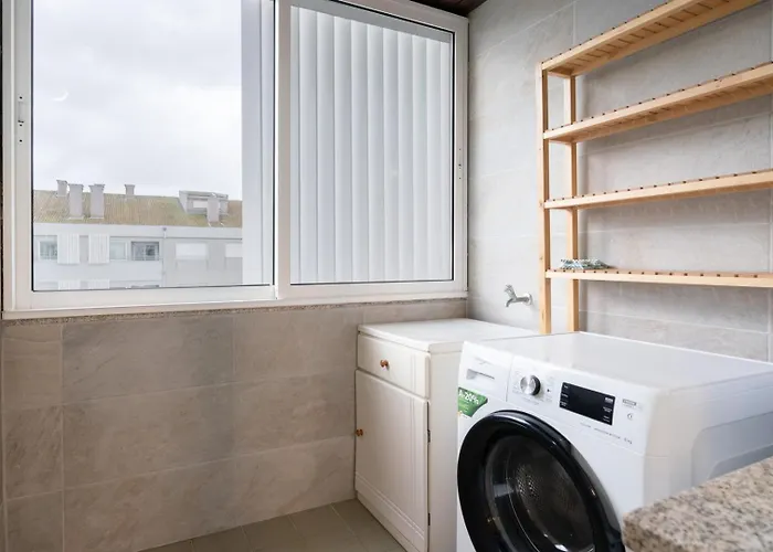 Spacious Escape Near The By Host Wise *