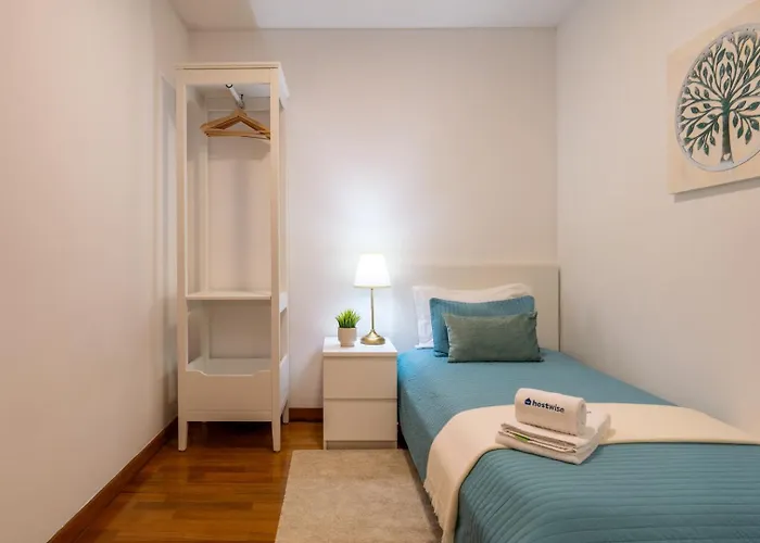 Spacious Escape Near The By Host Wise * Matosinhos (Porto)