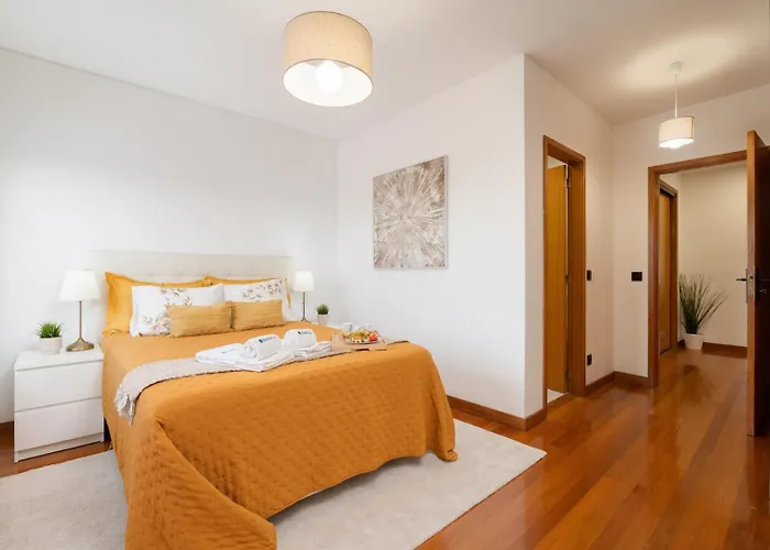 Spacious Escape Near The By Host Wise Matosinhos (Porto)